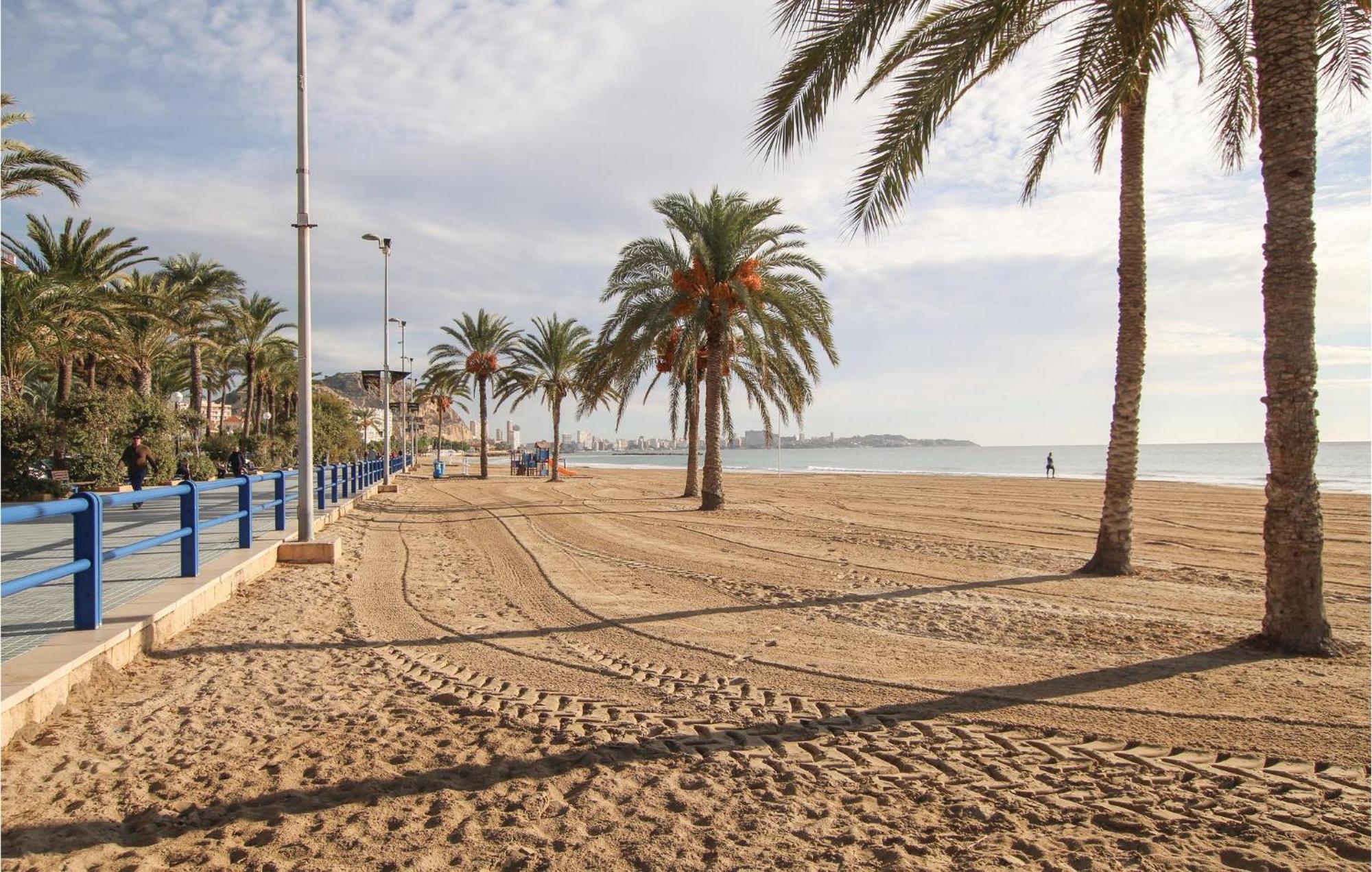 3 Bedroom Gorgeous Apartment In Alicante Exterior foto